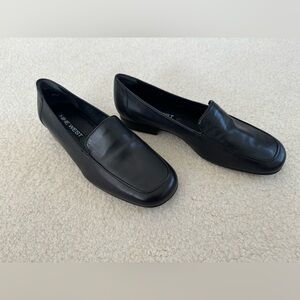 Nine West black leather loafers flat shoes - size 8